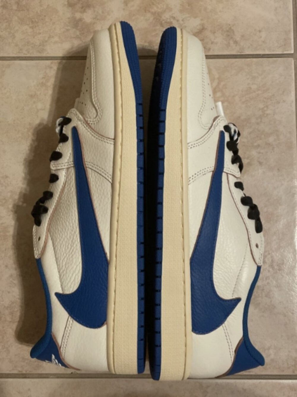 Nike Air Jordan 1 low OG 2.0 Fragment x Travis Scott